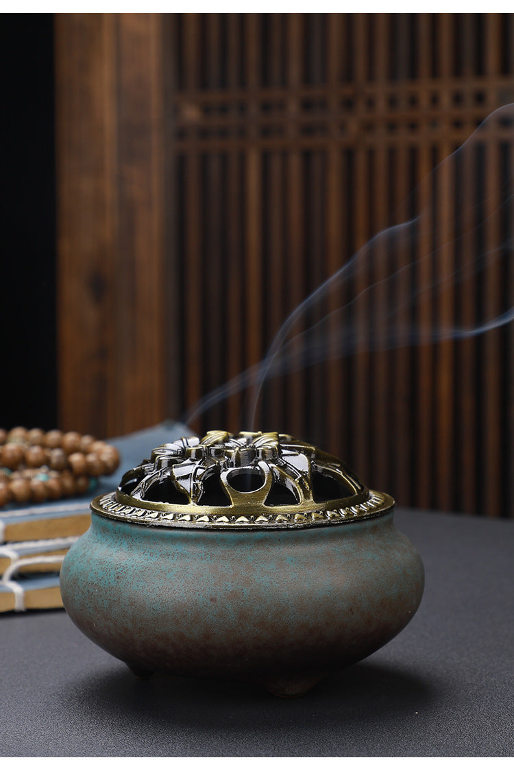 BRULE ENCENS EN PORCELAINE DE DEHUA DECOR FLORAL