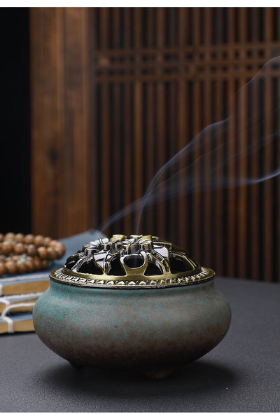 BRULE ENCENS EN PORCELAINE DE DEHUA DECOR FLORAL