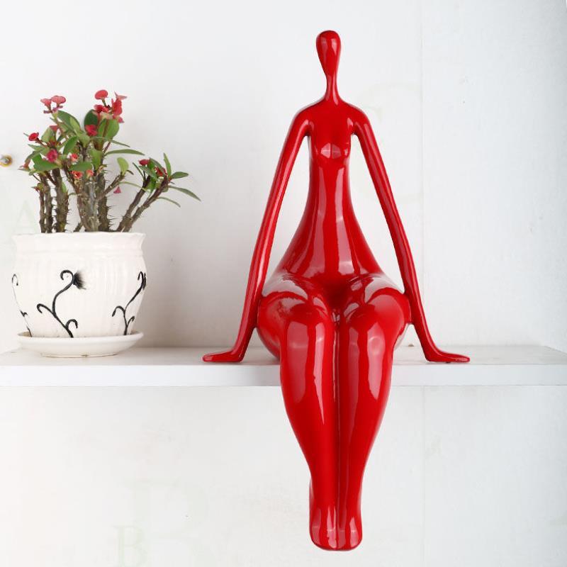 SCULPTURE DESIGN FEMME ASSISE – Résine laquée rouge