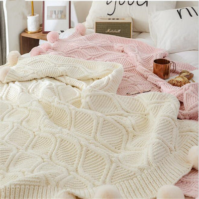 PLAID BOHEME TRICOTE A POMPONS  – DOUCEUR ET CONFORT