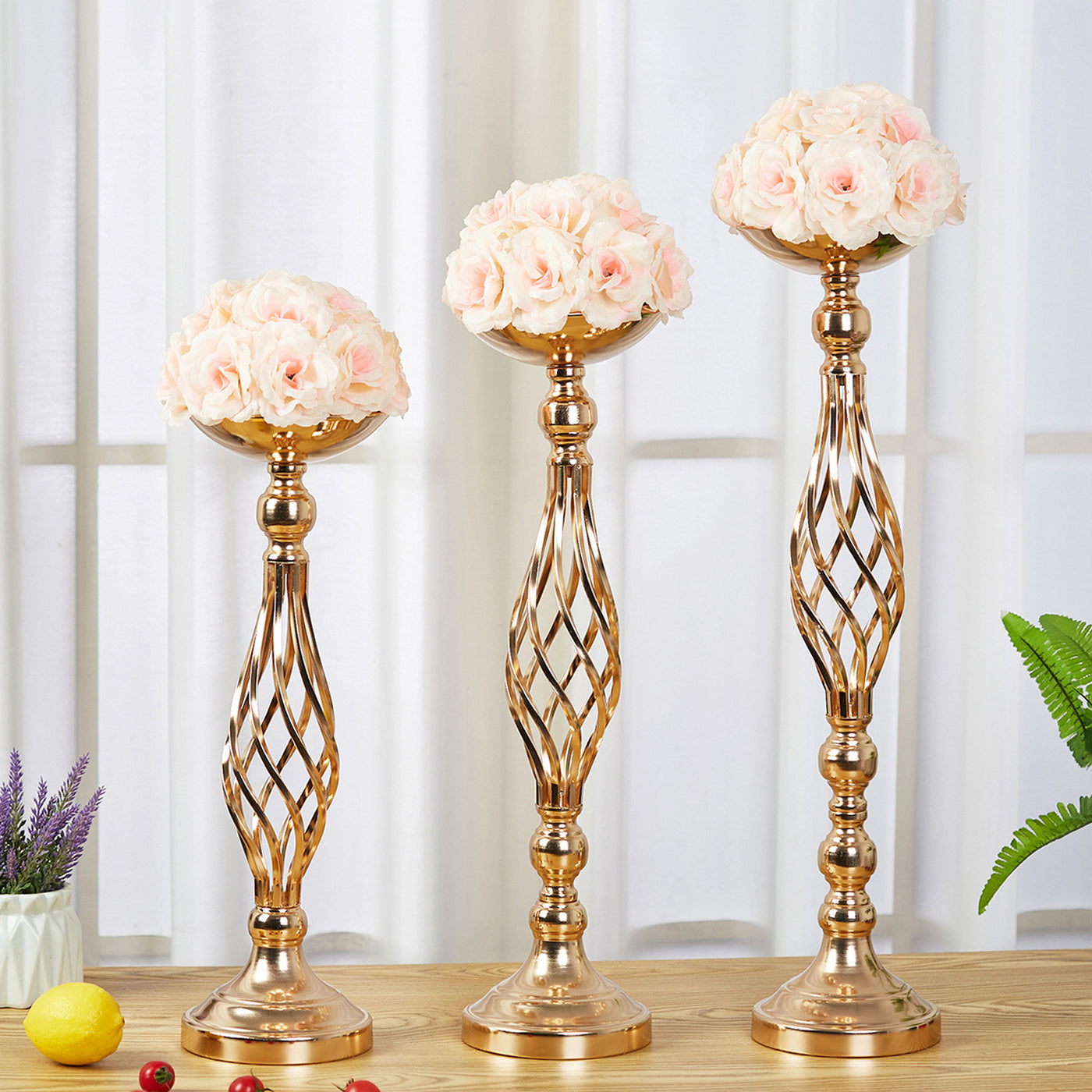 CHANDELIER AJOURE SUR PIED – METAL POLI