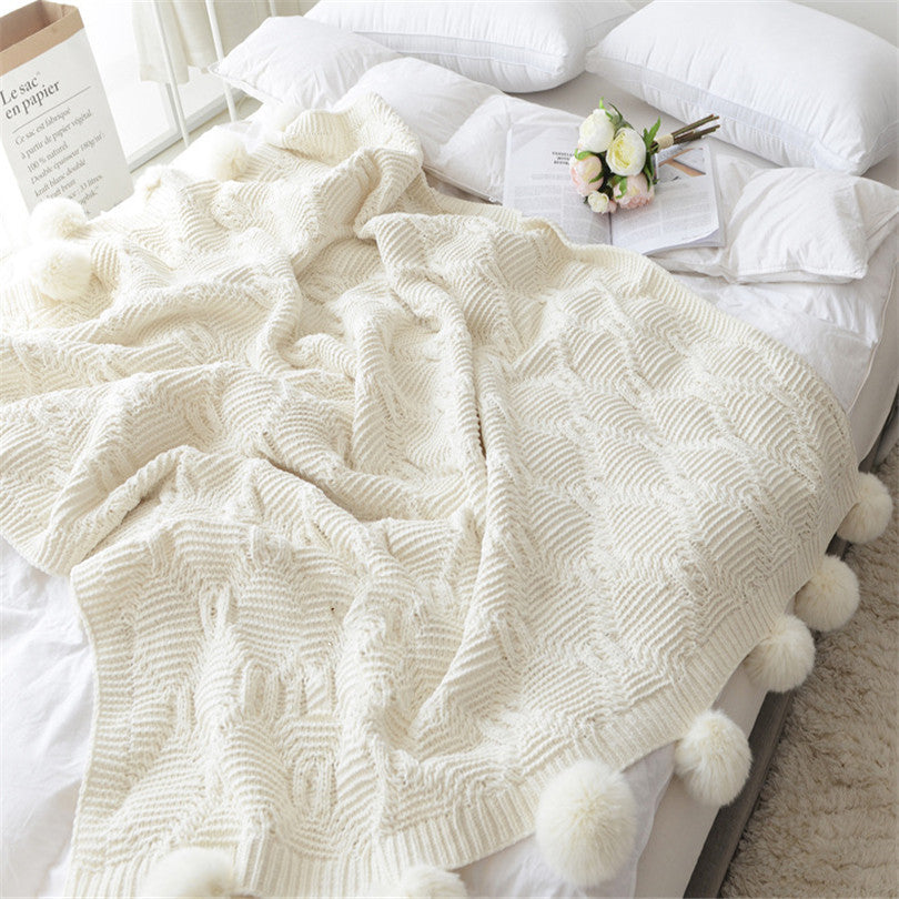 PLAID BOHEME TRICOTE A POMPONS  – DOUCEUR ET CONFORT