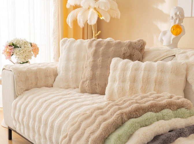 COUSSIN MODERNE DOUX ET SOYEUX EN PELUCHE "DOUDOU"